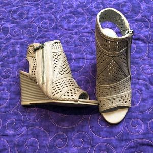 Women’s open toe heels